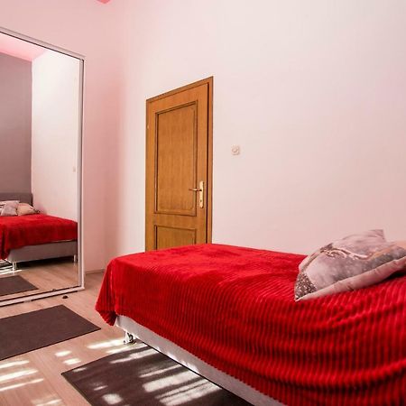 Emanuel Apartman Pula Luaran gambar