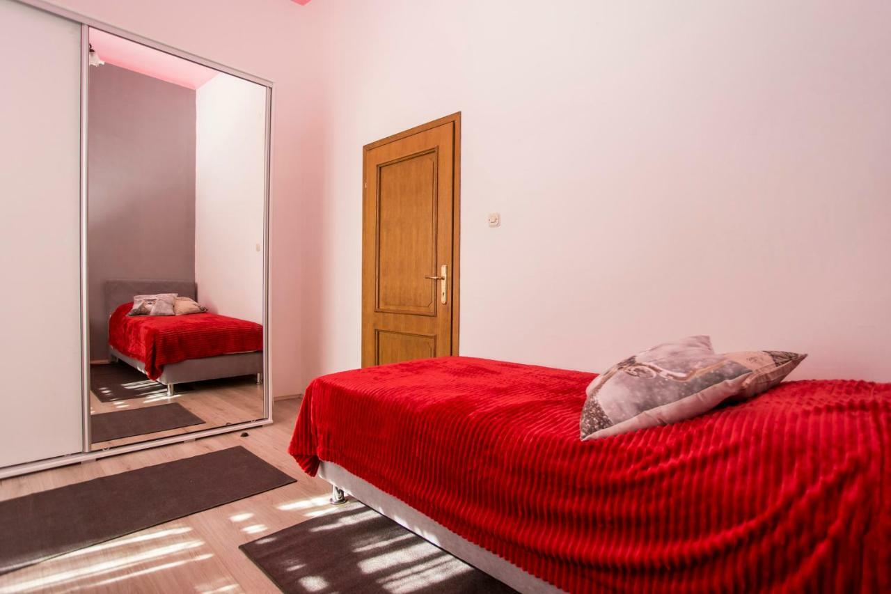 Emanuel Apartman Pula Luaran gambar