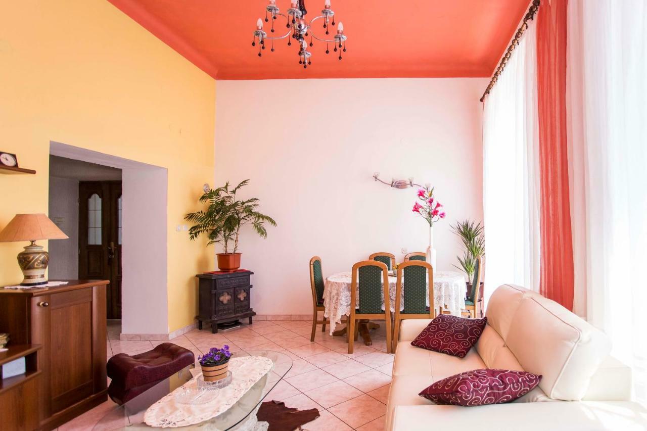Emanuel Apartman Pula Luaran gambar