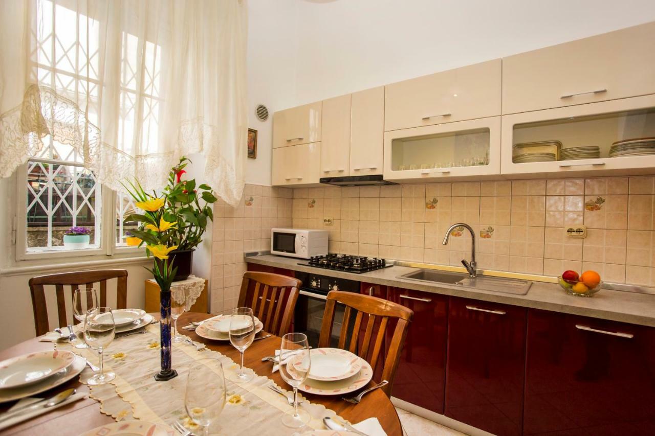 Emanuel Apartman Pula Luaran gambar