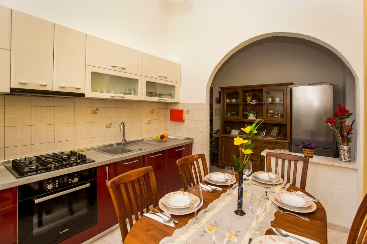 Emanuel Apartman Pula Luaran gambar