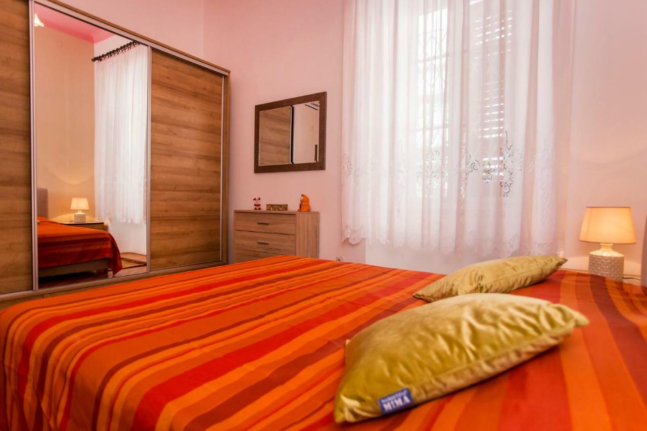 Emanuel Apartman Pula Luaran gambar